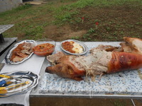 découpe du cochon devant le client