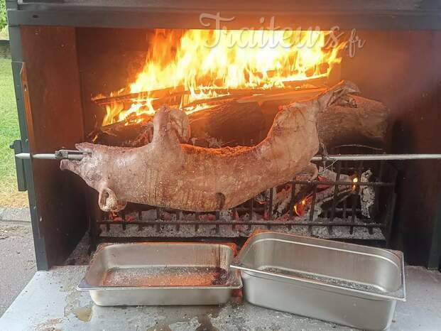 Cochon de lait a la broche 