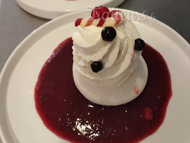 Pavlova coulis de fruits rouges